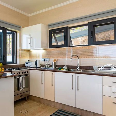 Casa Gem Apartment Виктория Екстериор снимка