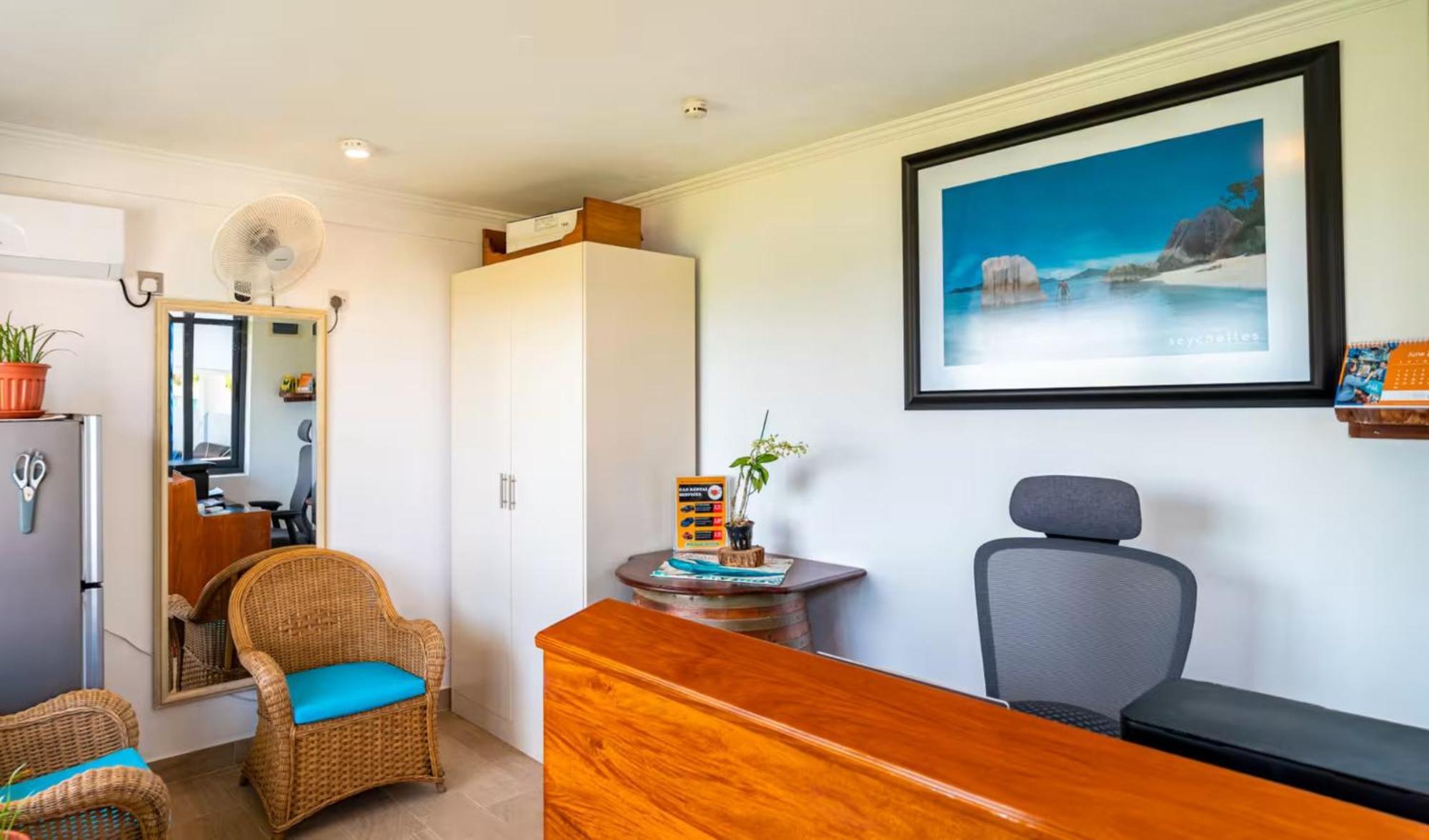 Casa Gem Apartment Виктория Екстериор снимка