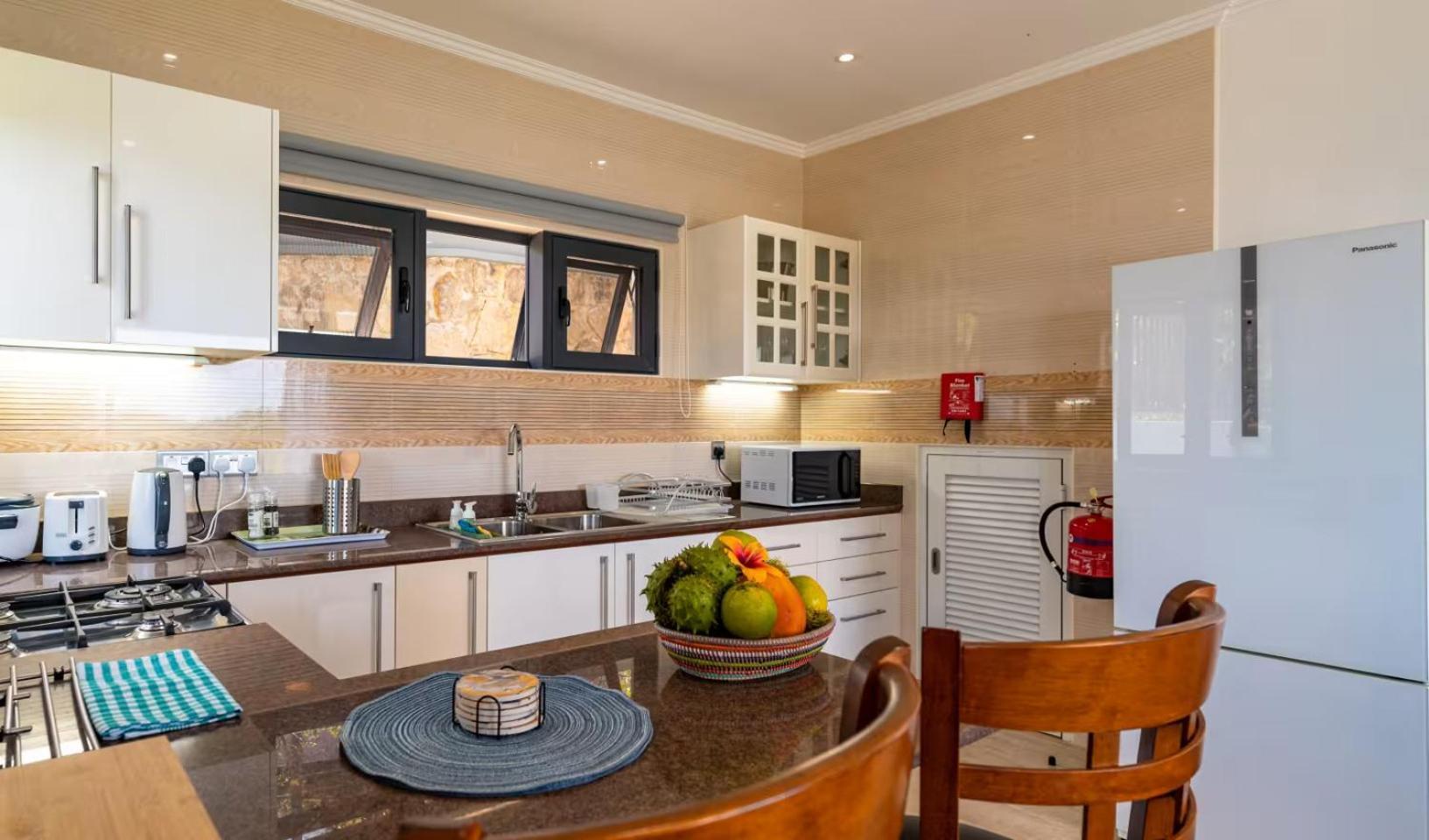 Casa Gem Apartment Виктория Екстериор снимка